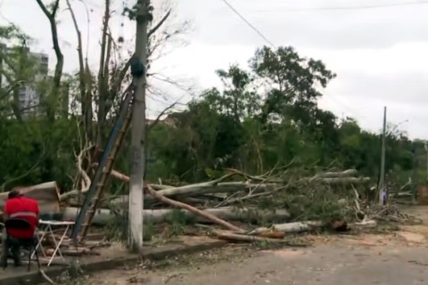 Três Corações decreta situação de emergência após temporal que destelhou 350 casas